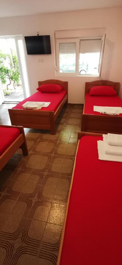 Petrovac Sobe I Apartmani Marovic מראה חיצוני תמונה
