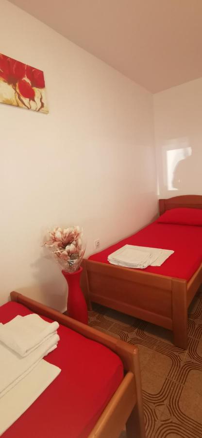 Petrovac Sobe I Apartmani Marovic מראה חיצוני תמונה