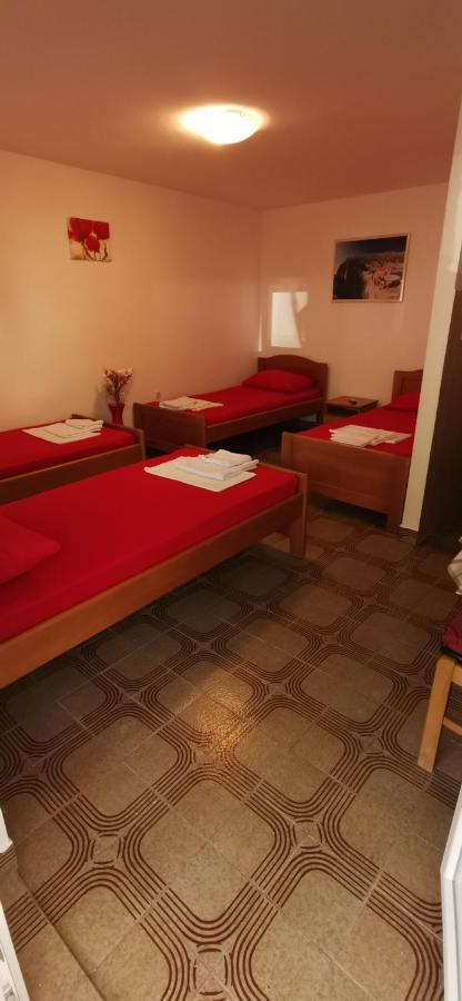 Petrovac Sobe I Apartmani Marovic מראה חיצוני תמונה