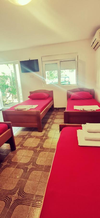 Petrovac Sobe I Apartmani Marovic מראה חיצוני תמונה